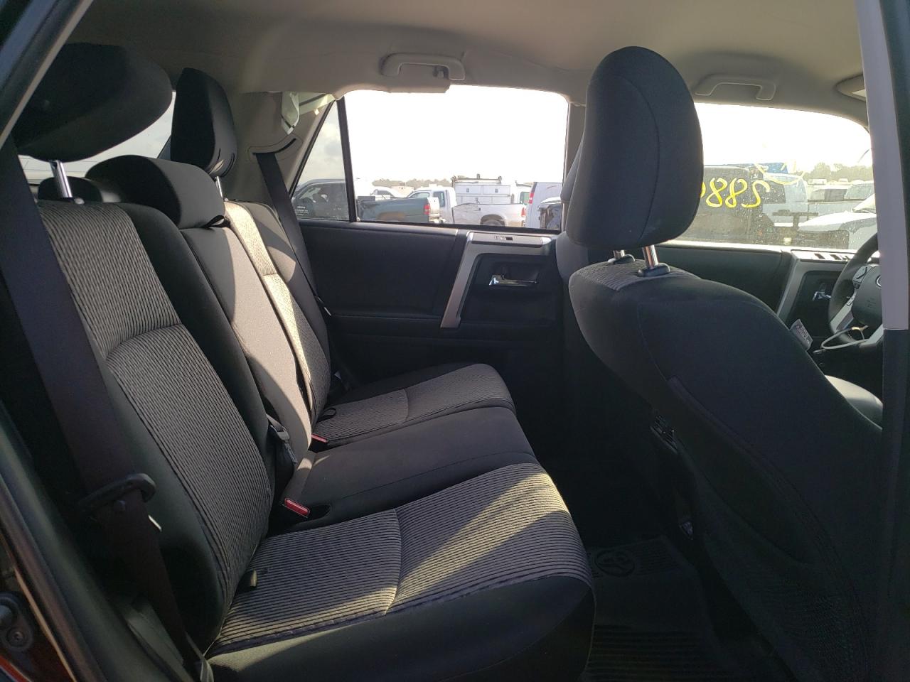 Photo 6 from auction – 2022 TOYOTA 4RUNNER SR with VIN JTEEU5JR0N5254673