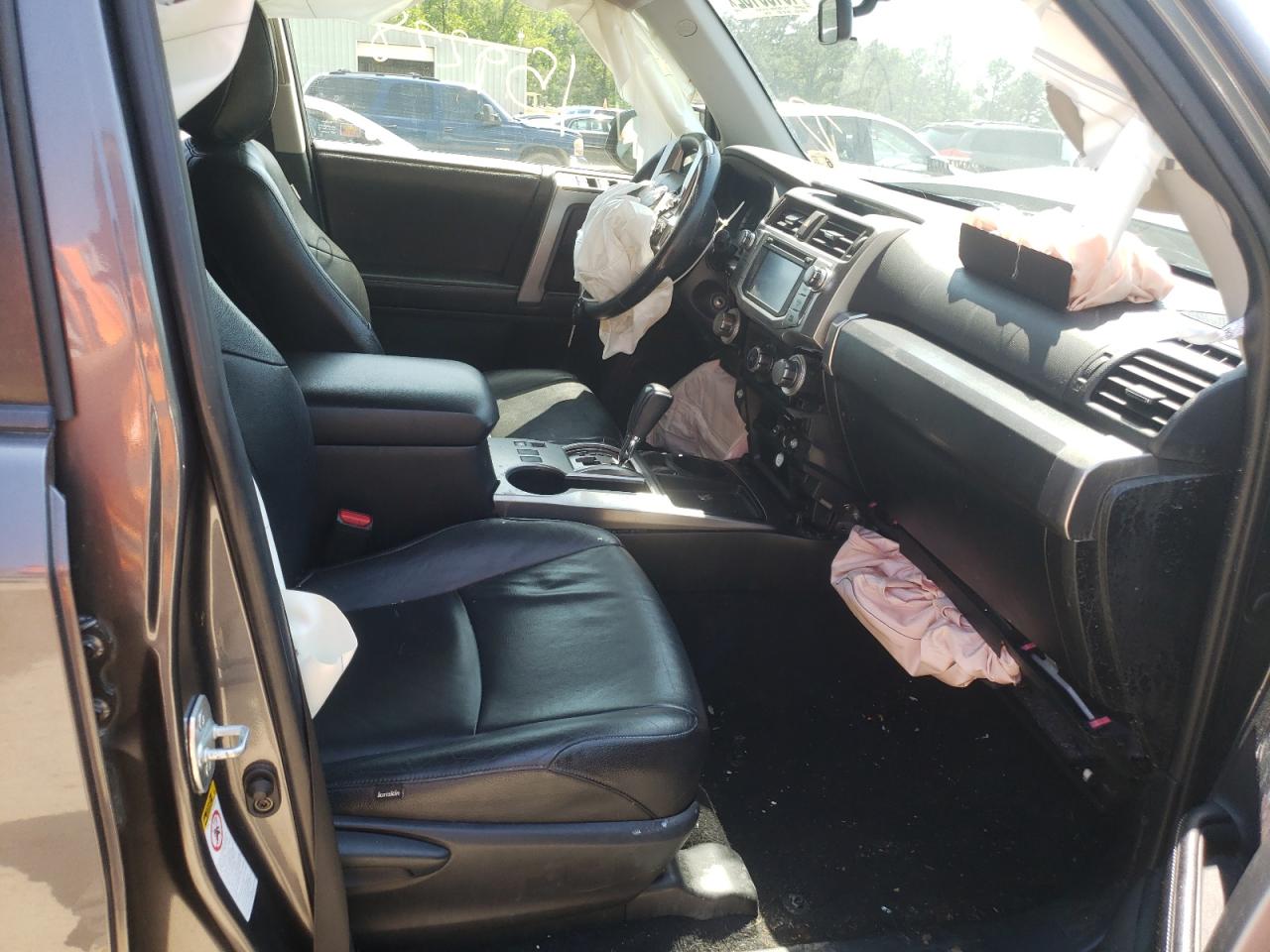 Photo 5 from auction – 2015 TOYOTA 4RUNNER SR with VIN JTEZU5JR7F5104594