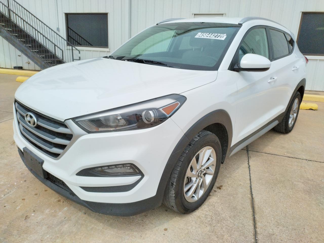 Photo 2 from auction – 2018 HYUNDAI TUCSON SEL with VIN KM8J3CA49JU702984