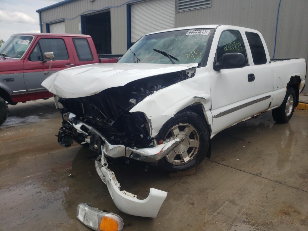 Photo 2 from auction – 2005 GMC NEW SIERRA with VIN 2GTEC19T151397939