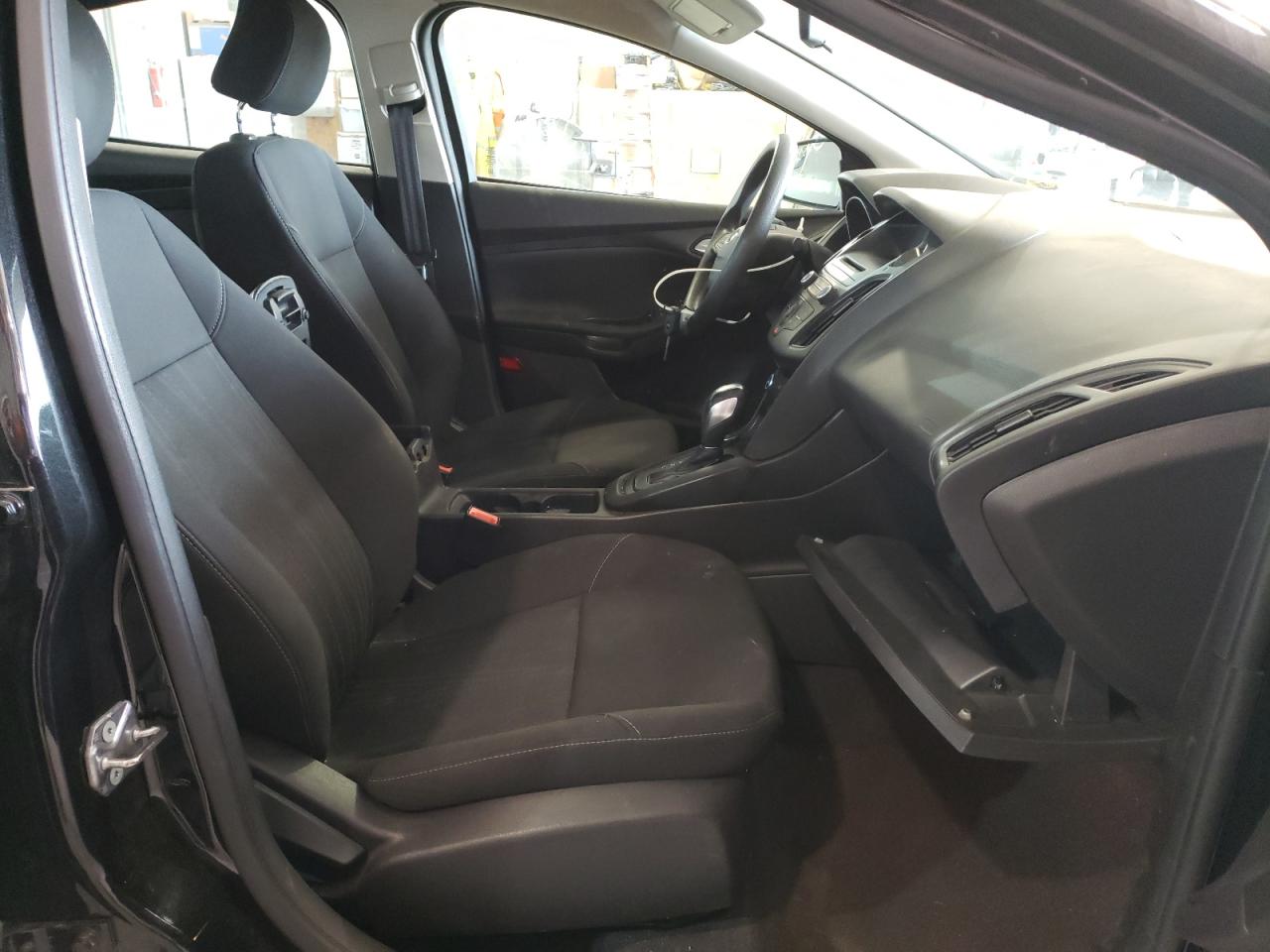 Photo 5 from auction – 2015 FORD FOCUS SE with VIN 1FADP3F23FL216882