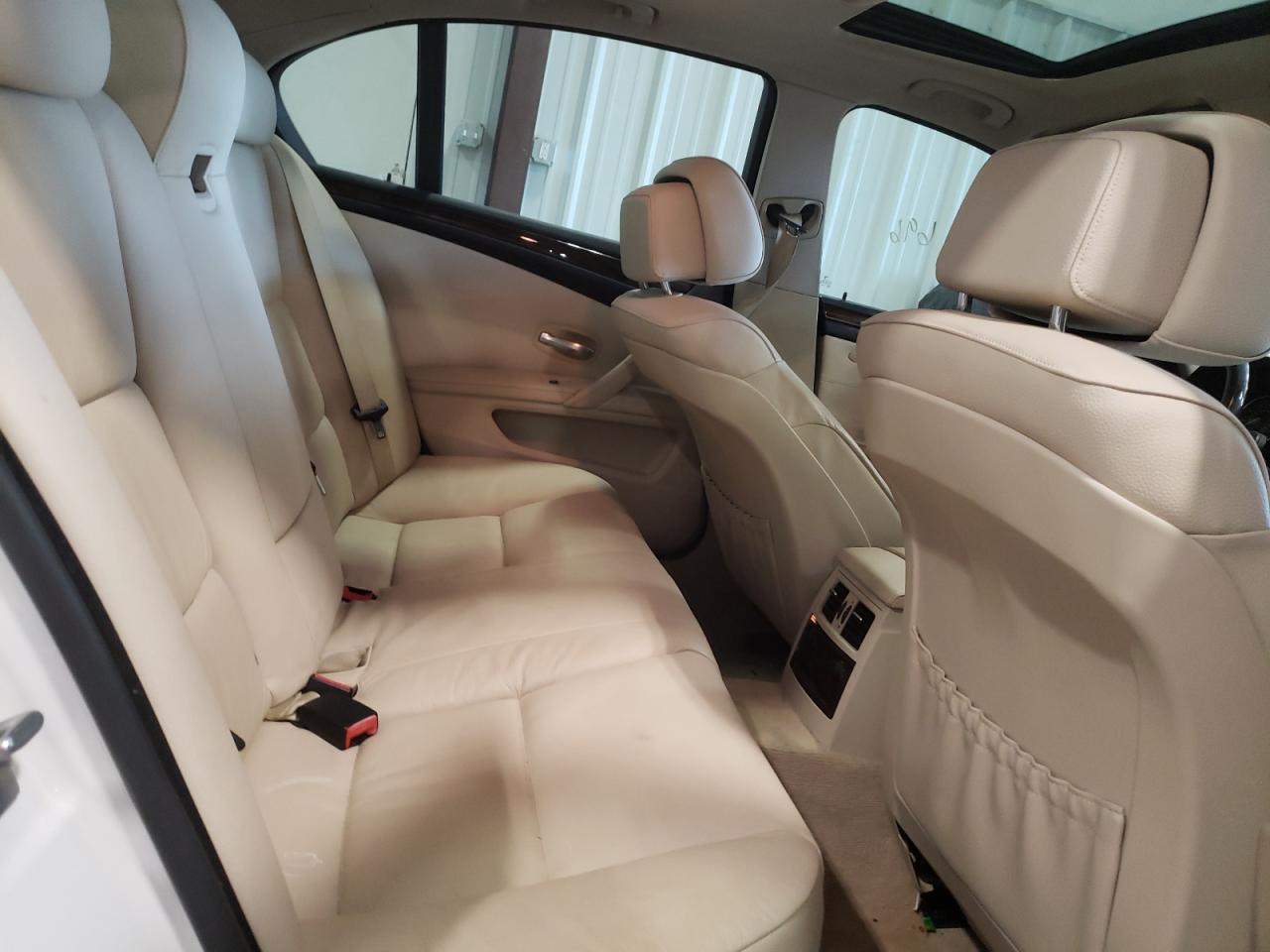 Photo 6 from auction – 2010 BMW 528 I with VIN WBANU5C59AC129575