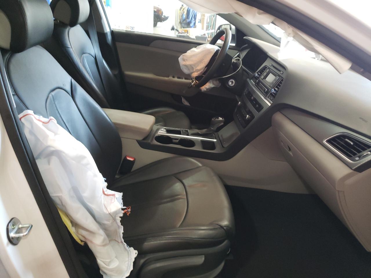 Photo 5 from auction – 2015 HYUNDAI SONATA SE with VIN 5NPE24AF3FH056701