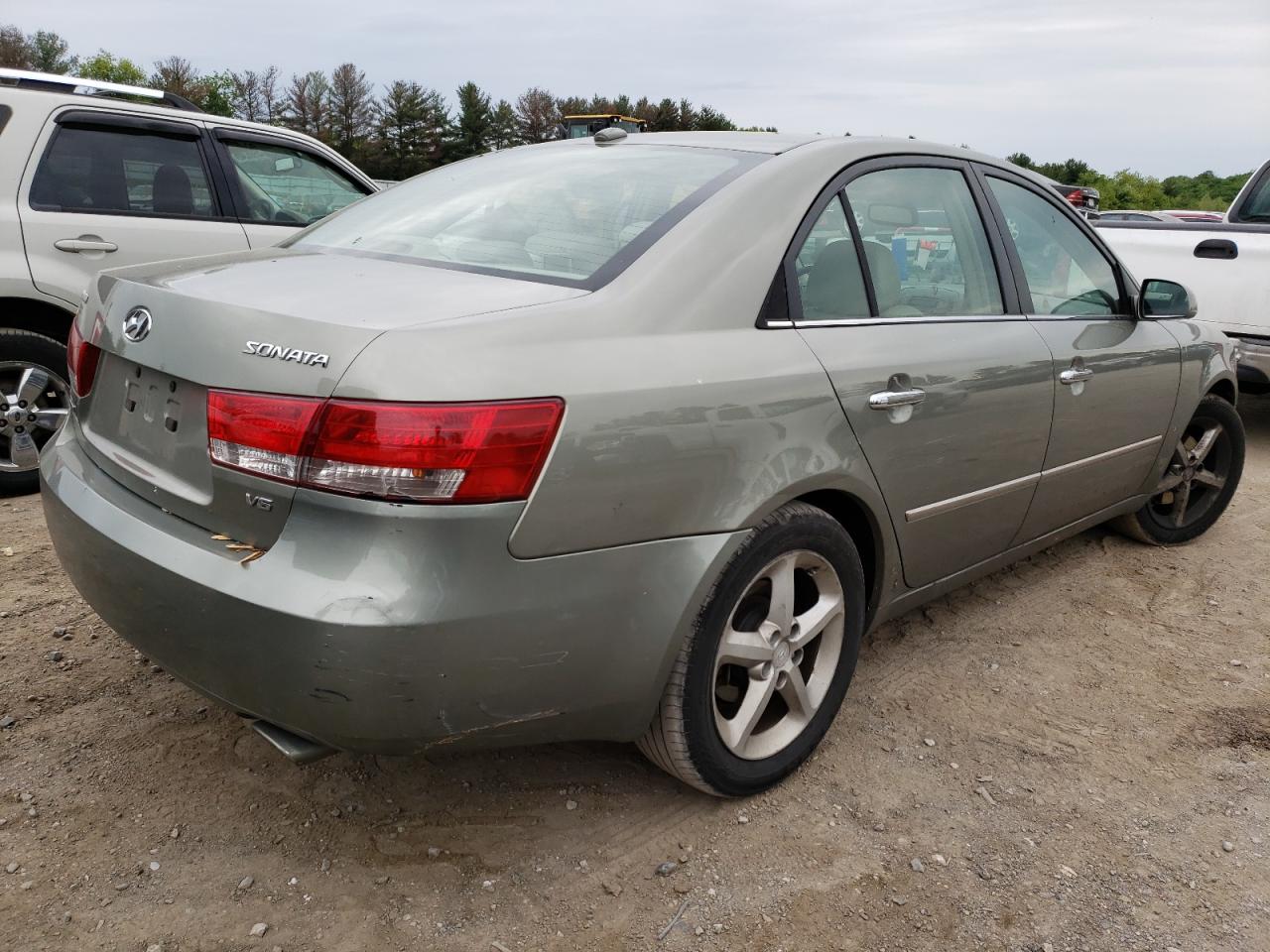 Photo 4 from auction – 2008 HYUNDAI SONATA SE with VIN 5NPEU46F68H363124