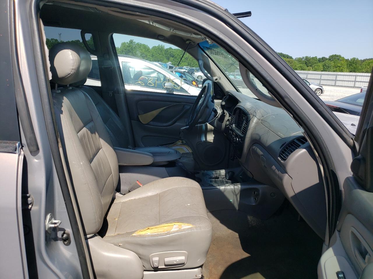 Photo 5 from auction – 2002 TOYOTA SEQUOIA SR with VIN 5TDBT44A52S094645
