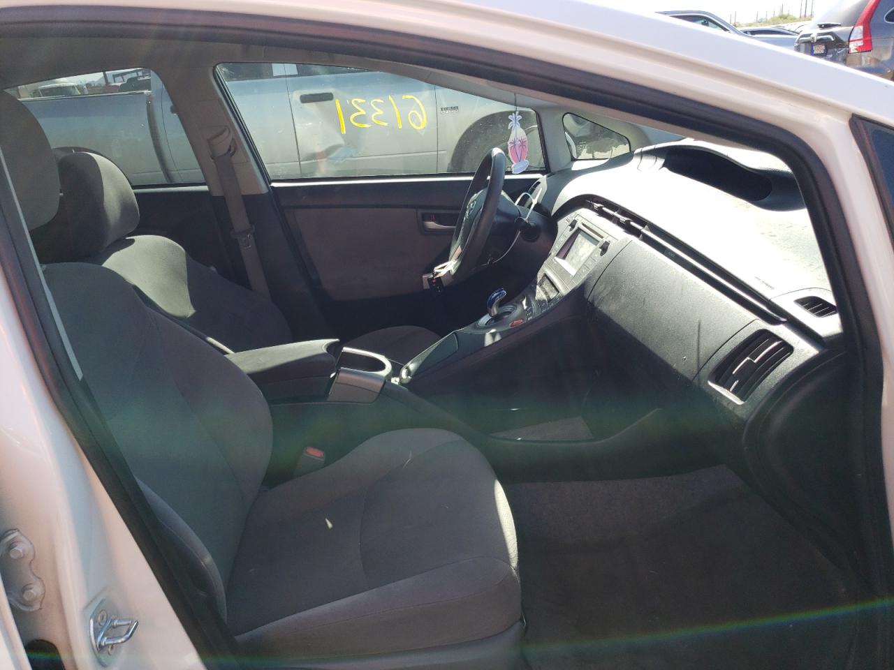 Photo 5 from auction – 2014 TOYOTA PRIUS with VIN JTDKN3DU7E1826984