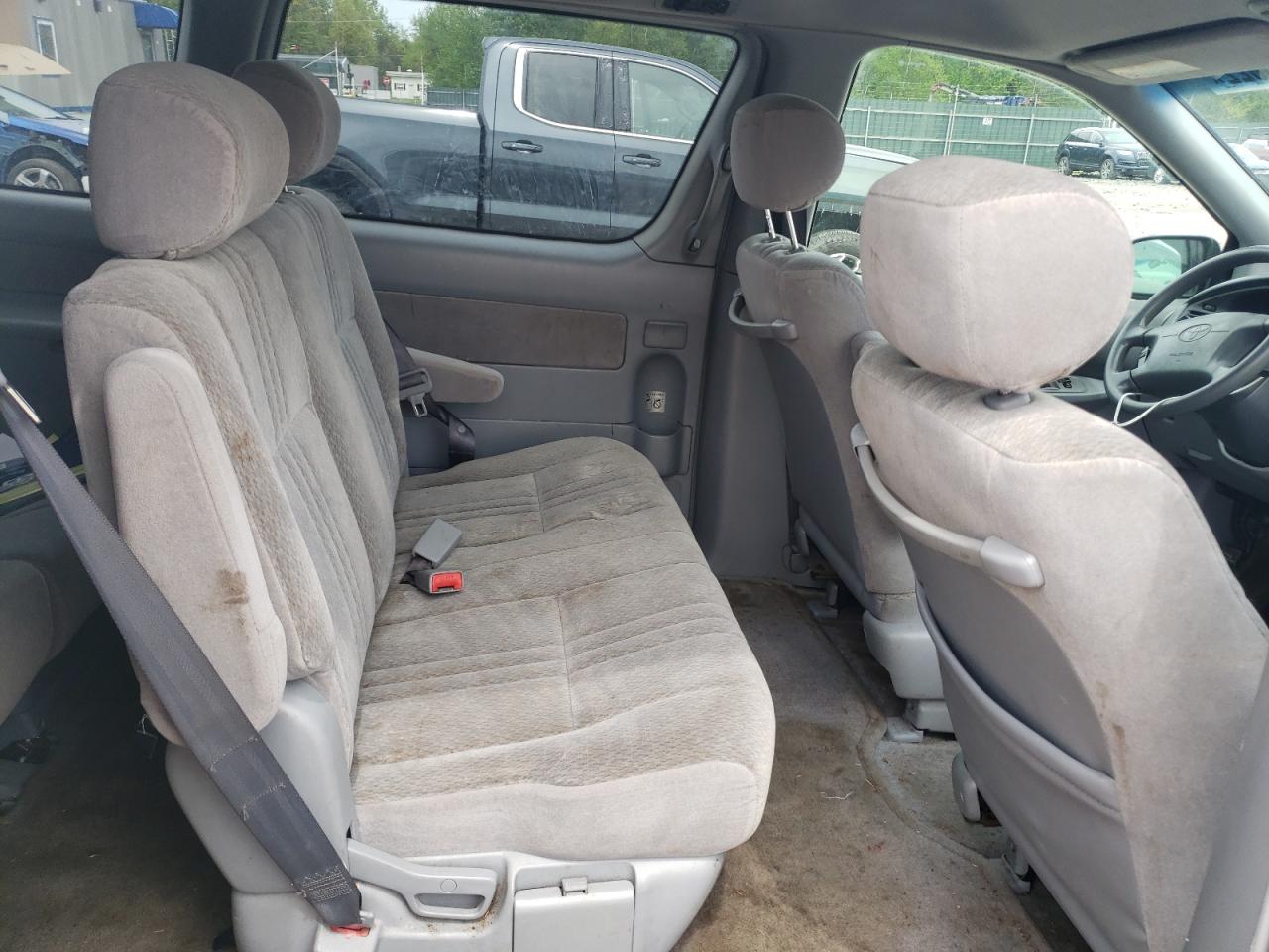 Photo 18 from auction – 2002 TOYOTA SIENNA CE with VIN 4T3ZF19CX2U498327