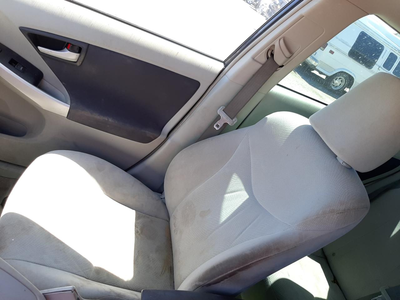 Photo 5 from auction – 2011 TOYOTA PRIUS with VIN JTDKN3DU9B0323121
