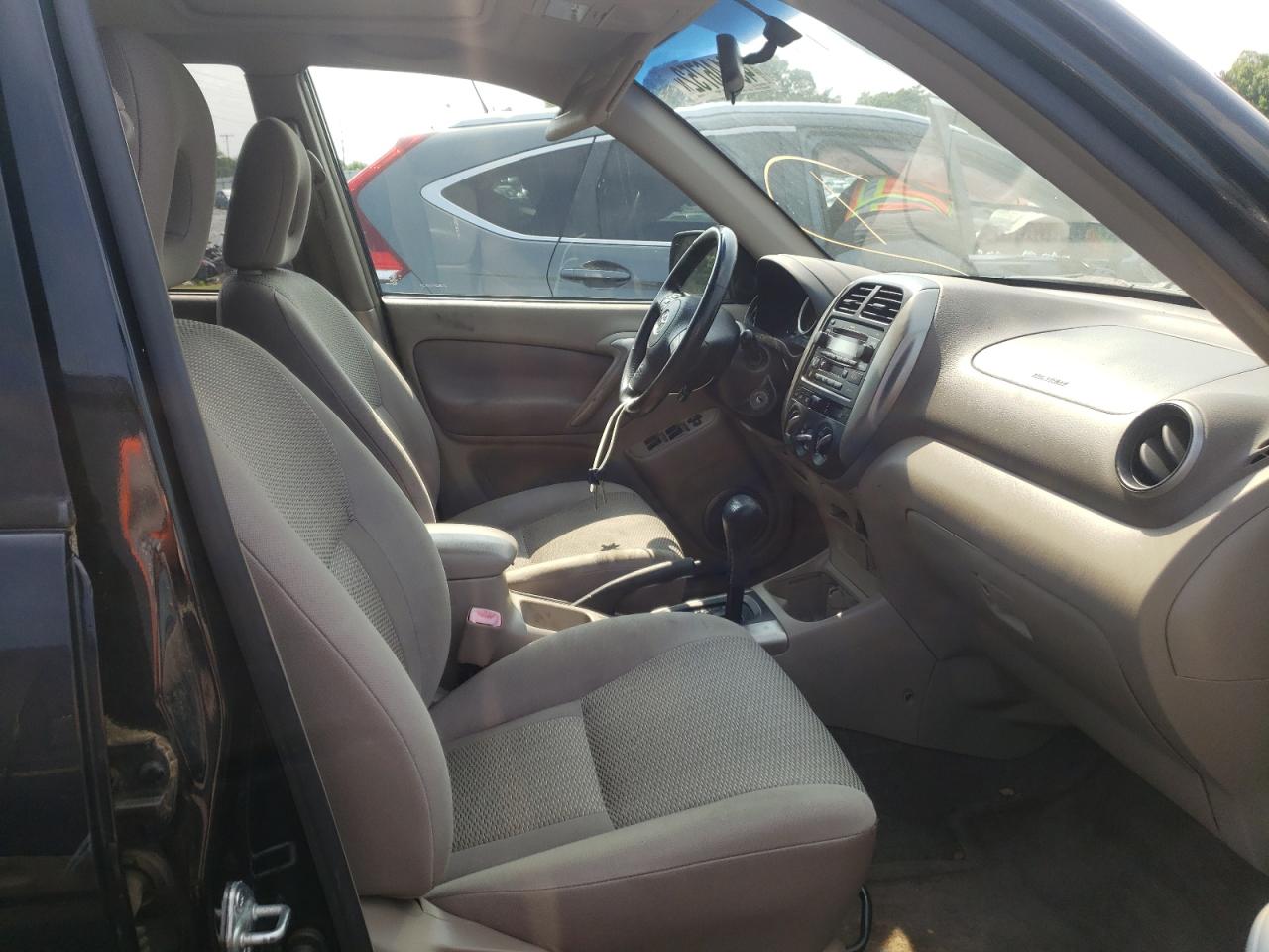 Photo 5 from auction – 2005 TOYOTA RAV4 with VIN JTEGD20V450092386