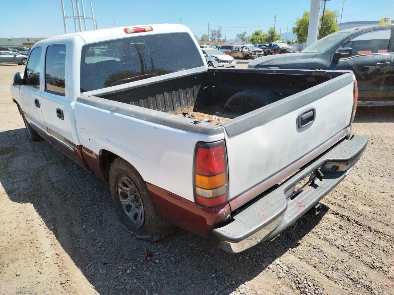 Photo 3 from auction – 2005 GMC NEW SIERRA with VIN 2GTEC13T751125534