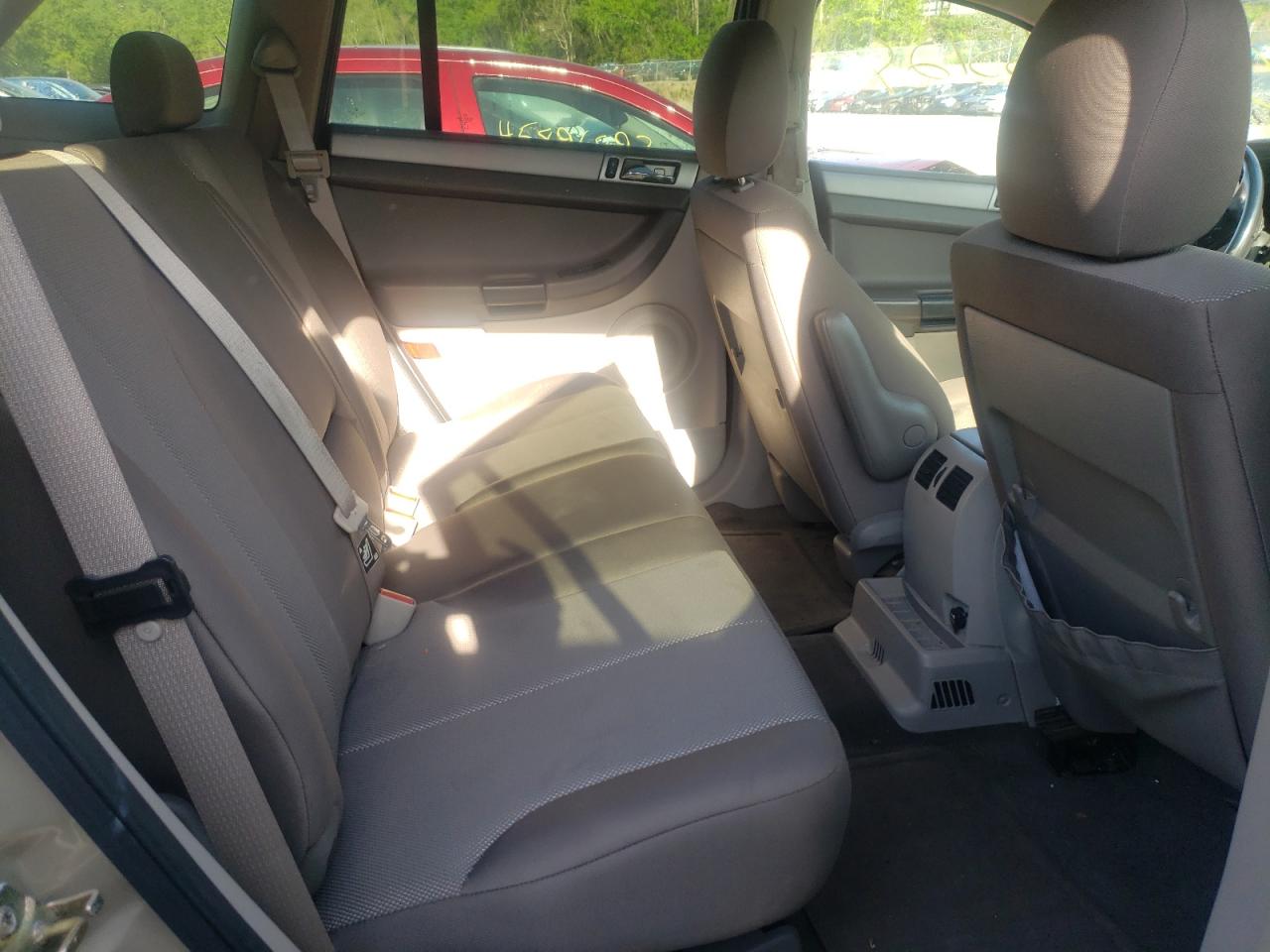 Photo 6 from auction – 2005 CHRYSLER PACIFICA with VIN 2C4GF48425R453044