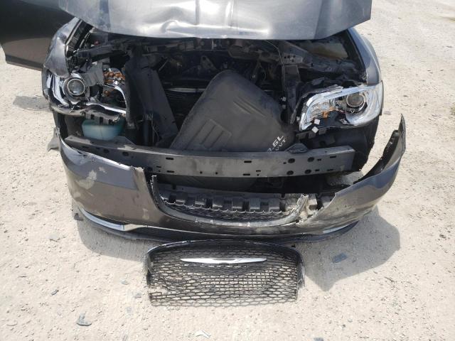 Photo 9 from auction – 2016 CHRYSLER 300 LIMITE with VIN 2C3CCAAG0GH252380