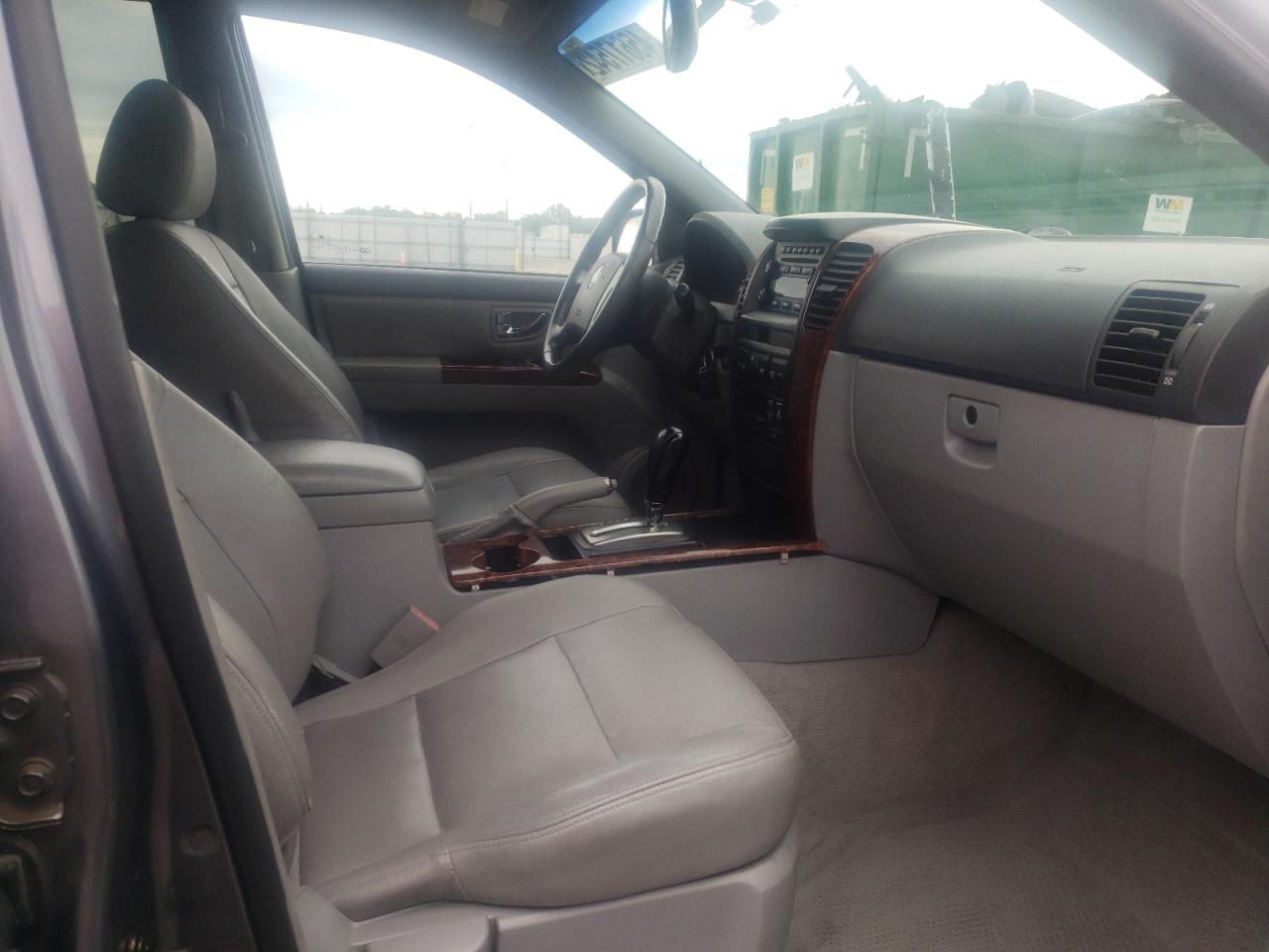 Photo 5 from auction – 2004 KIA SORENTO EX with VIN KNDJC733945333123