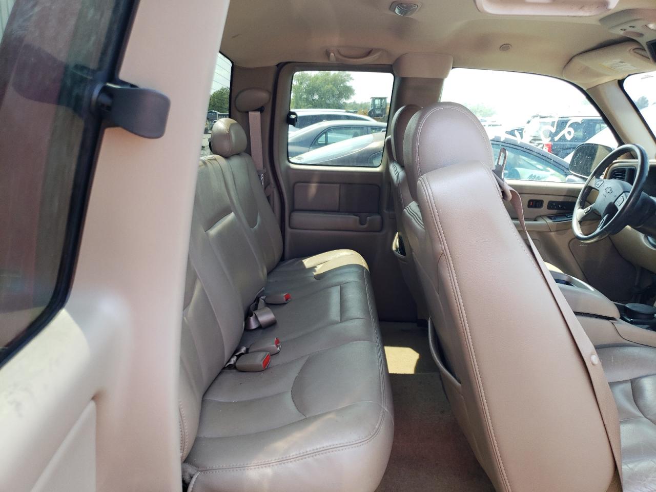 Photo 6 from auction – 2004 CHEVROLET SILVERADO with VIN 2GCEC19T841207200