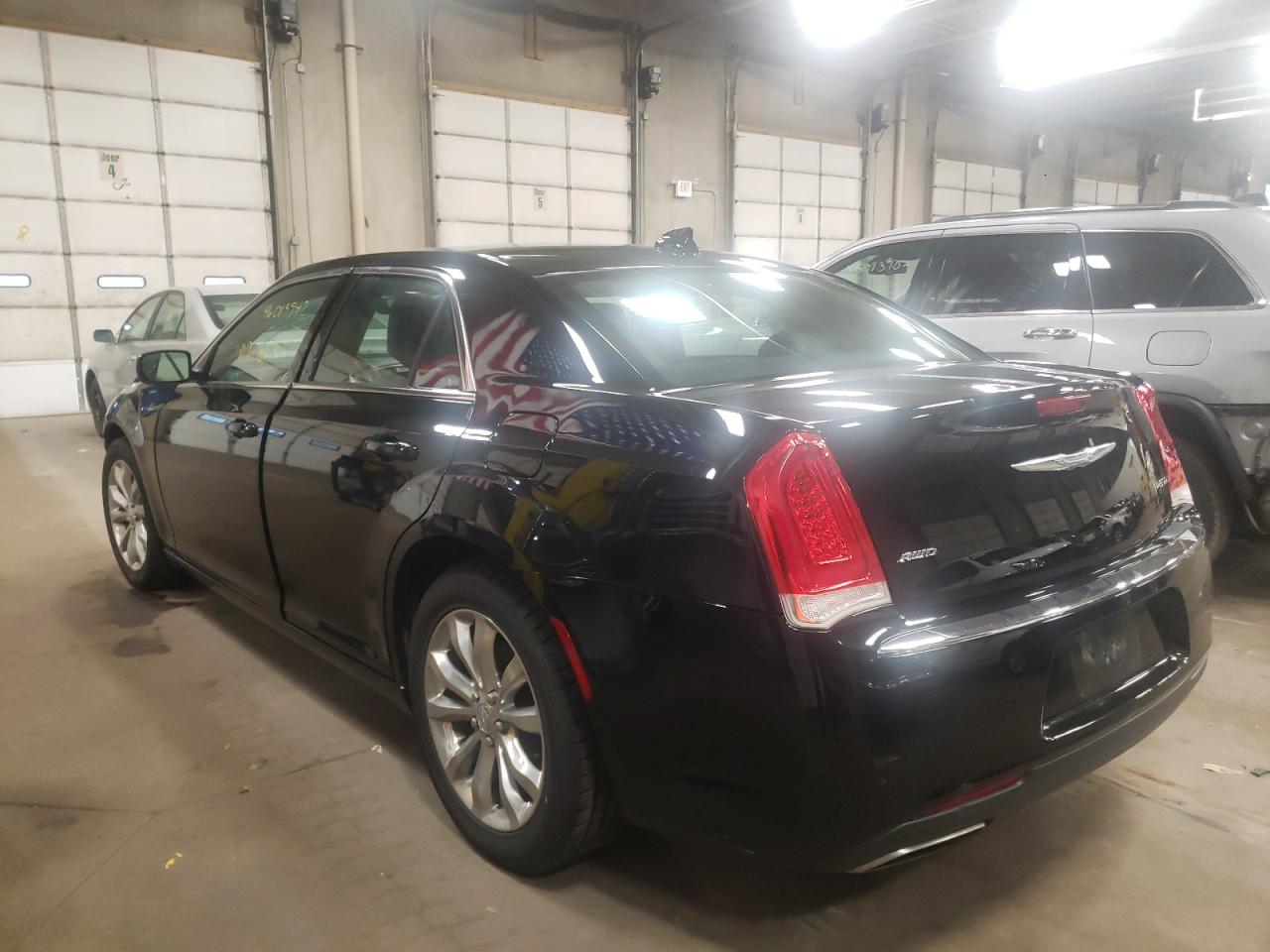 Photo 3 from auction – 2017 CHRYSLER 300 LIMITE with VIN 2C3CCARG8HH591488