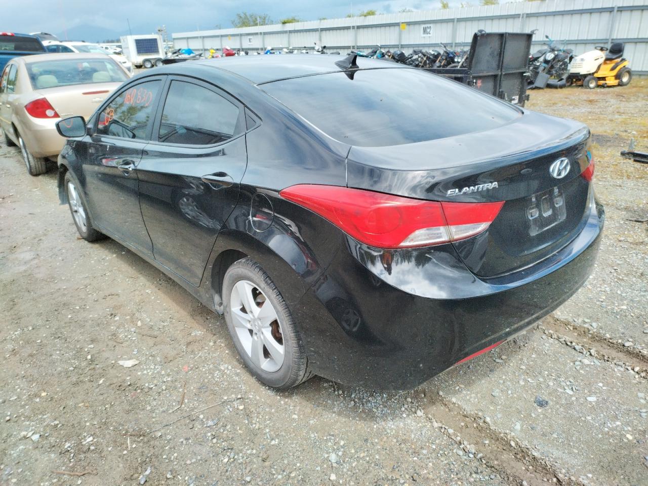 Photo 3 from auction – 2012 HYUNDAI ELANTRA GL with VIN 5NPDH4AE7CH138704