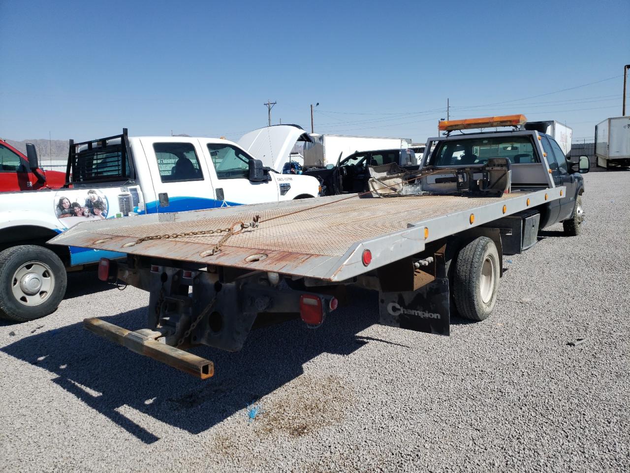 Photo 4 from auction – 2000 FORD F350 SUPER with VIN 1FDWX36F6YEC10468