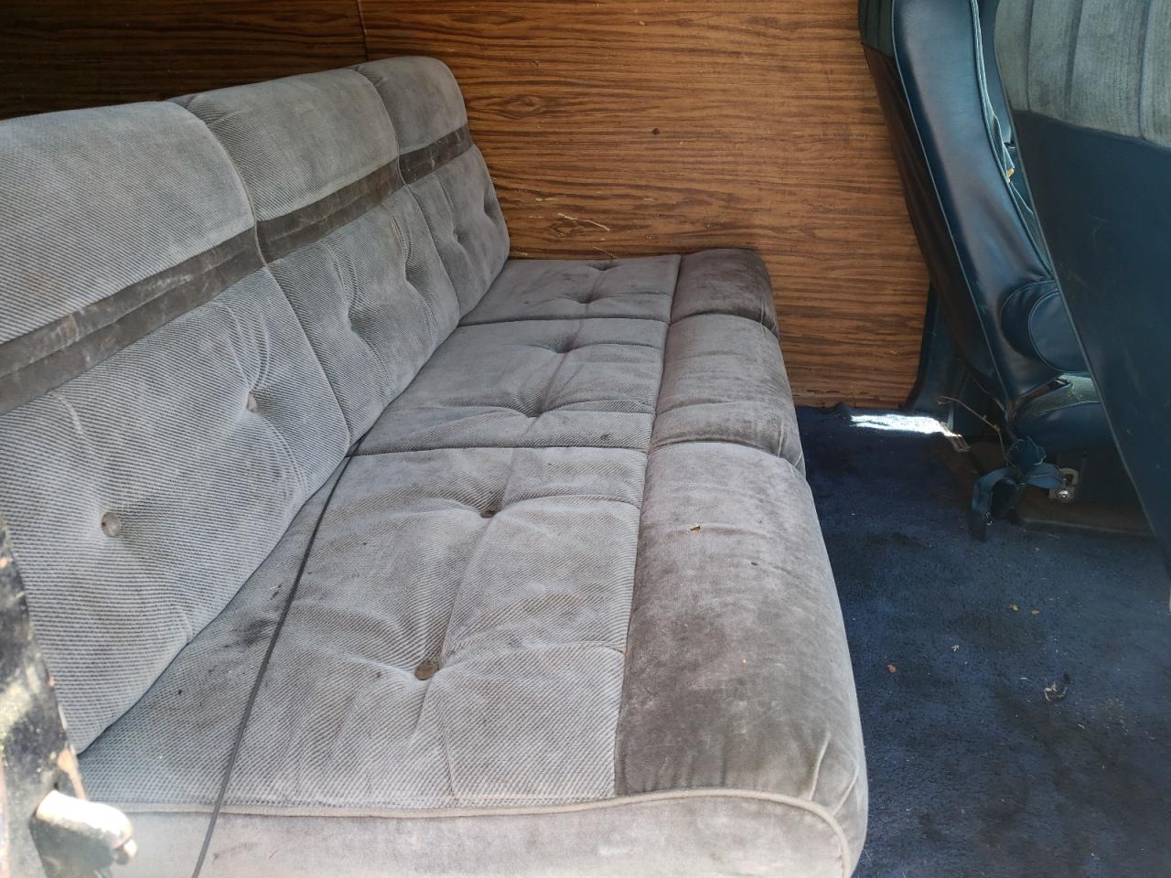 Photo 6 from auction – 1984 FORD ECONOLINE with VIN 1FTDE14F3EHA65571