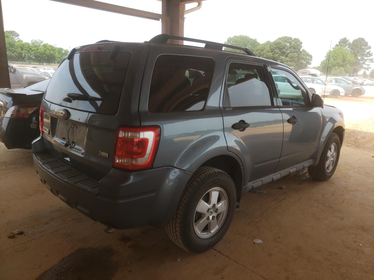 Photo 4 from auction – 2011 FORD ESCAPE XLT with VIN 1FMCU0DG1BKB95666
