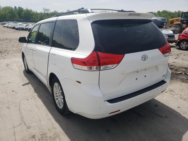 Photo 3 from auction – 2013 TOYOTA SIENNA XLE with VIN 5TDYK3DC8DS290025