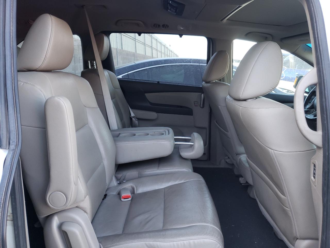Photo 6 from auction – 2012 HONDA ODYSSEY TO with VIN 5FNRL5H95CB020958