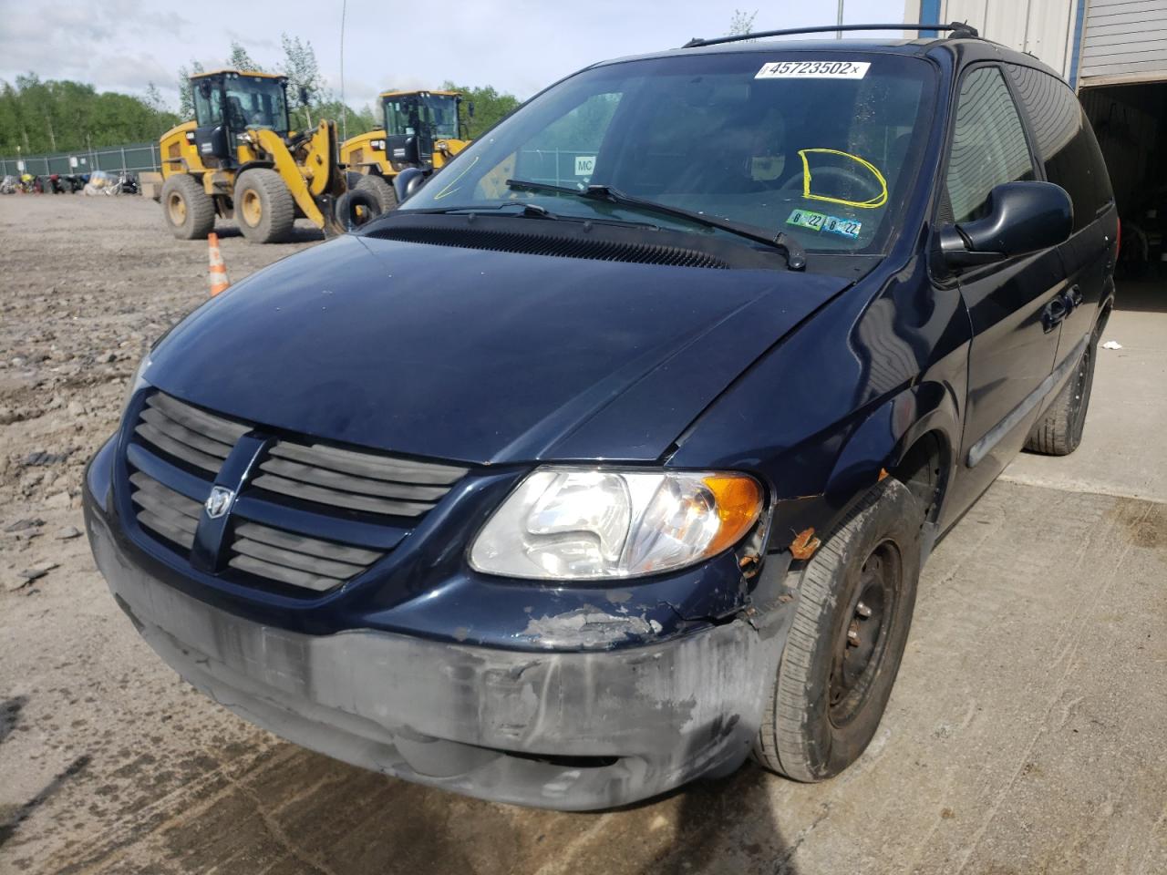 Photo 2 from auction – 2005 DODGE CARAVAN SE with VIN 1D4GP25B25B110756