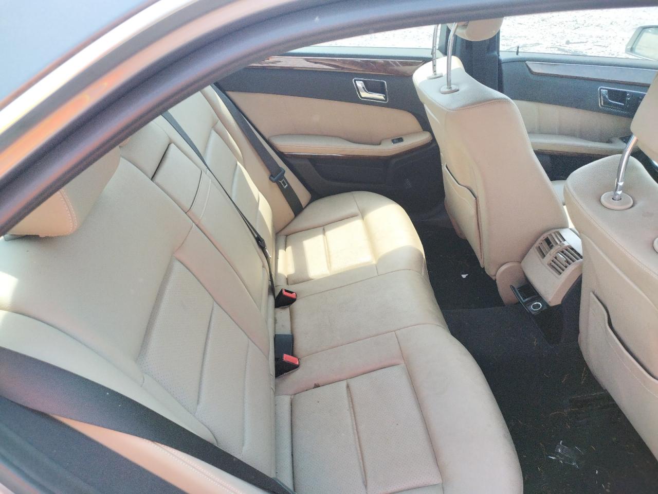 Photo 17 from auction – 2011 MERCEDES-BENZ E 350 with VIN WDDHF5GB7BA301020