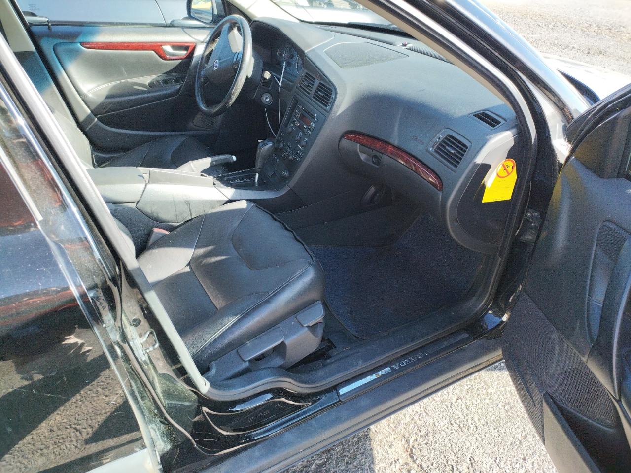 Photo 5 from auction – 2004 VOLVO S60 with VIN YV1RS61T942343505