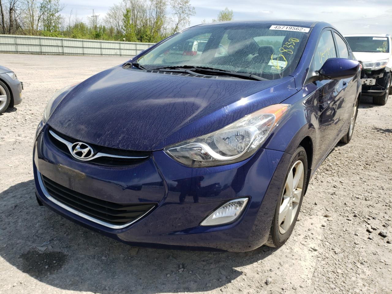 Photo 2 from auction – 2012 HYUNDAI ELANTRA GL with VIN 5NPDH4AE2CH110910