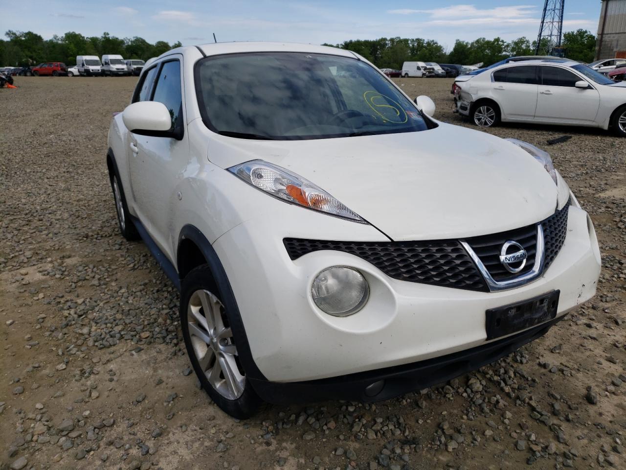 NISSAN JUKE S 2013 with VIN JN8AF5MVXDT213942 - Photo from auction