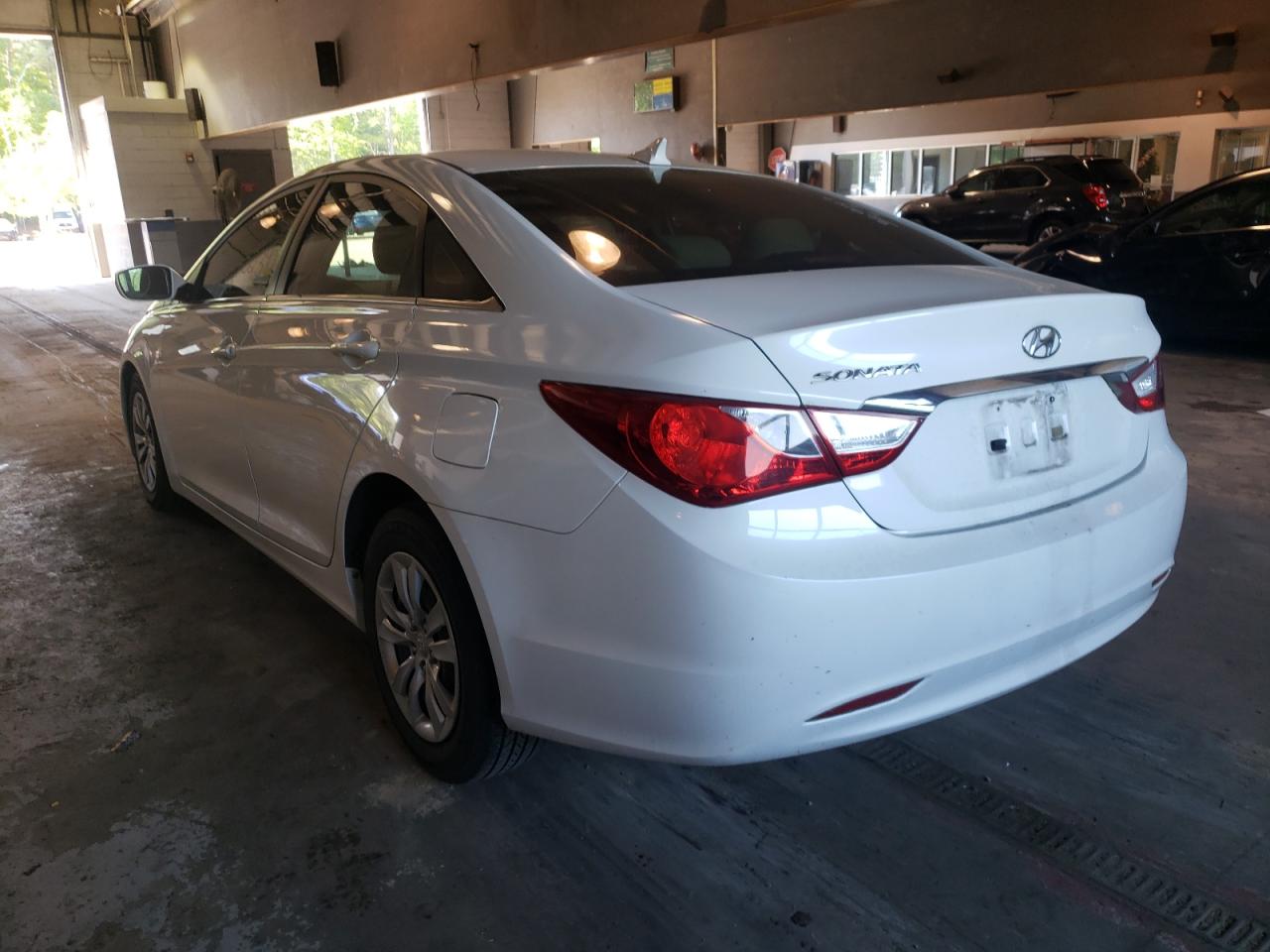Photo 3 from auction – 2011 HYUNDAI SONATA GLS with VIN 5NPEB4AC7BH299993