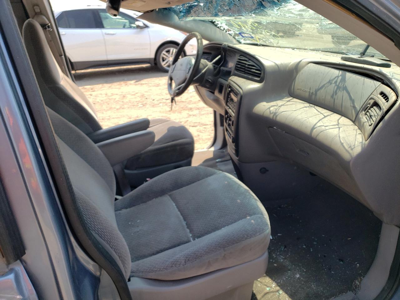 Photo 5 from auction – 2000 FORD WINDSTAR L with VIN 2FMZA5141YBA97069