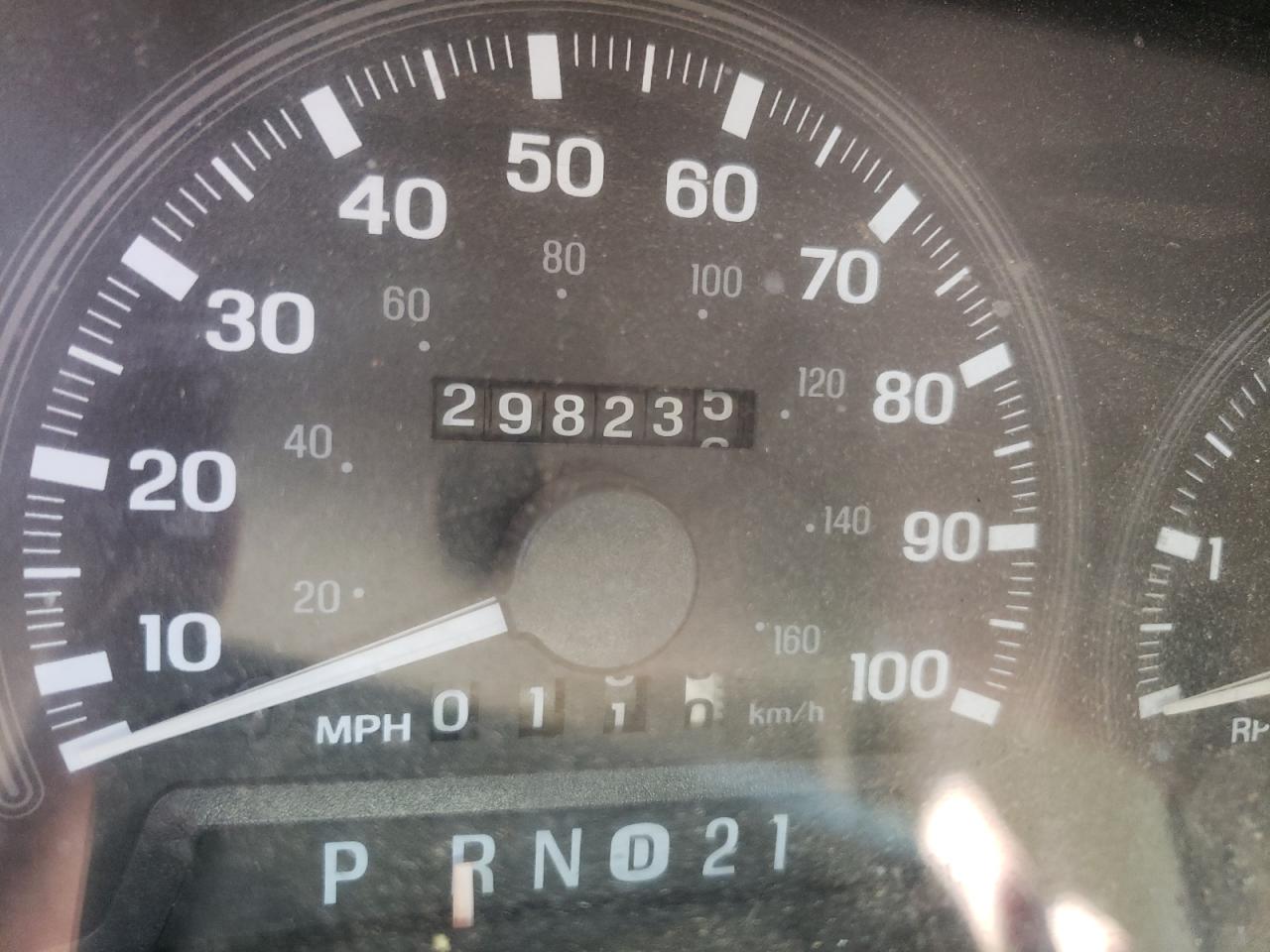 Photo 8 from auction – 1998 LINCOLN NAVIGATOR with VIN 5LMRU27L0WLJ18444