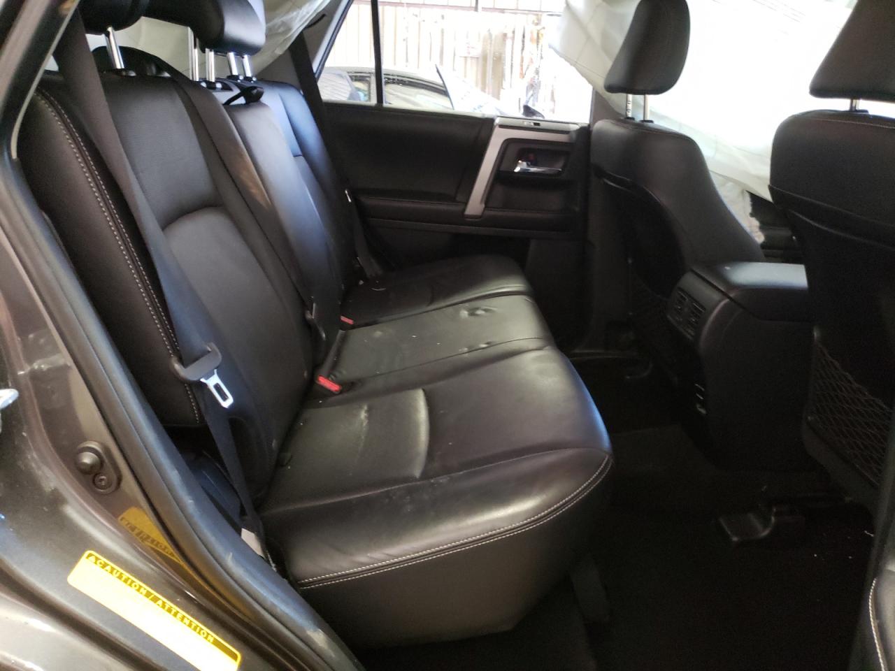 Photo 6 from auction – 2017 TOYOTA 4RUNNER SR with VIN JTEZU5JR8H5159798