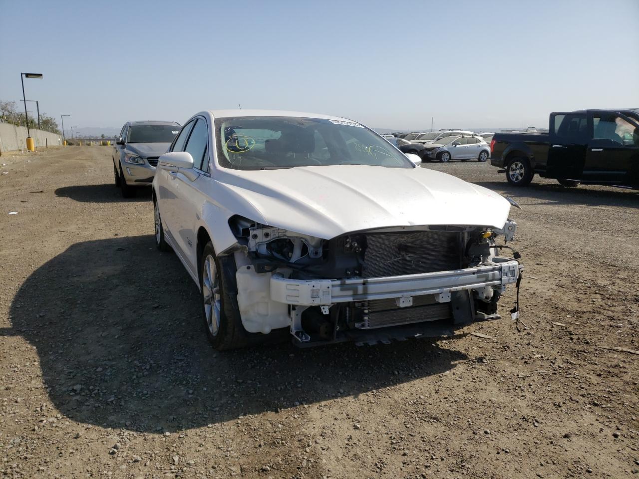 FORD FUSION TIT 2018 with VIN 3FA6P0SU9JR110347 - Photo from auction