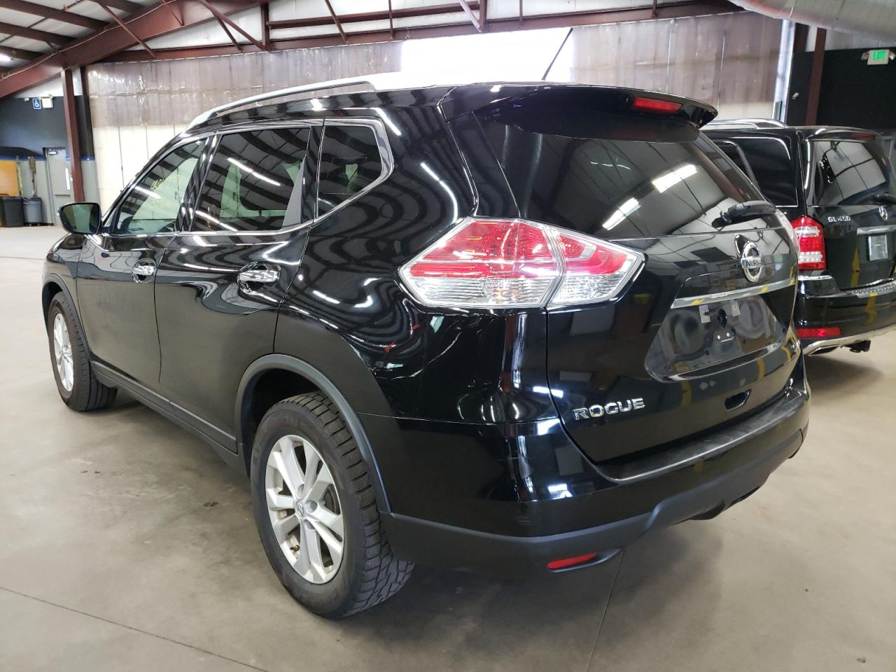 Photo 3 from auction – 2015 NISSAN ROGUE S with VIN KNMAT2MV5FP535869