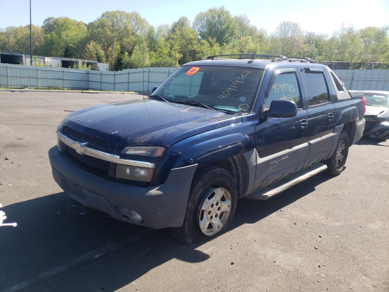 Photo 2 from auction – 2002 CHEVROLET AVALANCHE with VIN 3GNEK13T02G348334