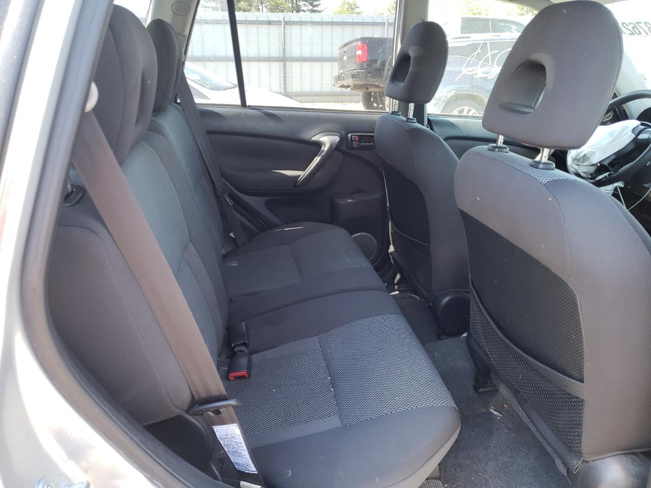 Photo 6 from auction – 2005 TOYOTA RAV4 with VIN JTEHD20VX56033554