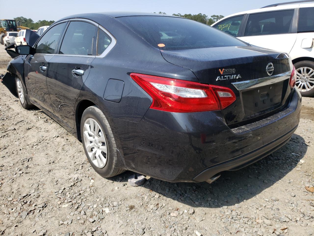 Photo 3 from auction – 2017 NISSAN ALTIMA 2.5 with VIN 1N4AL3AP1HN330775