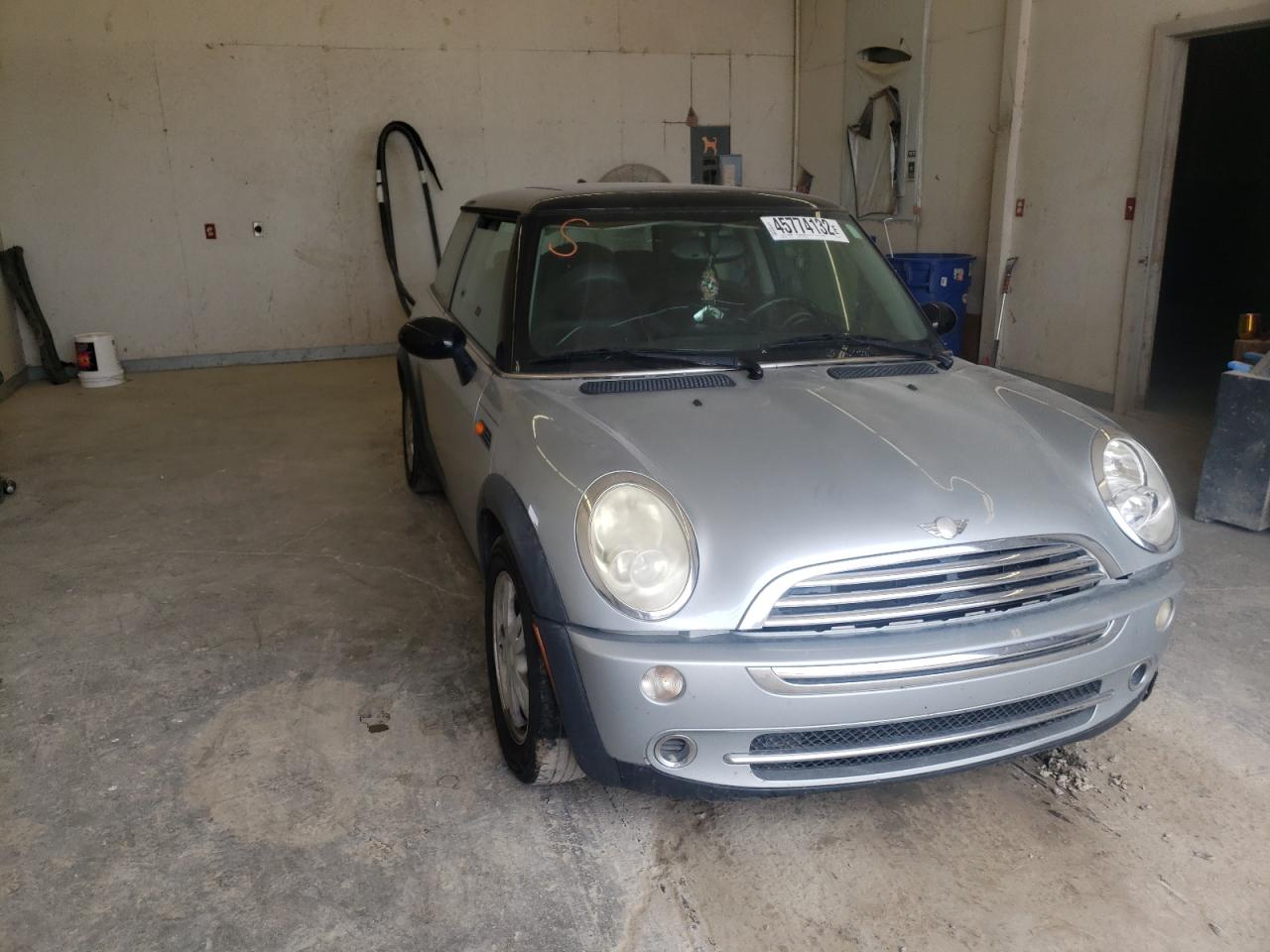 Photo 14 from auction – 2006 MINI COOPER with VIN WMWRC33526TK73971