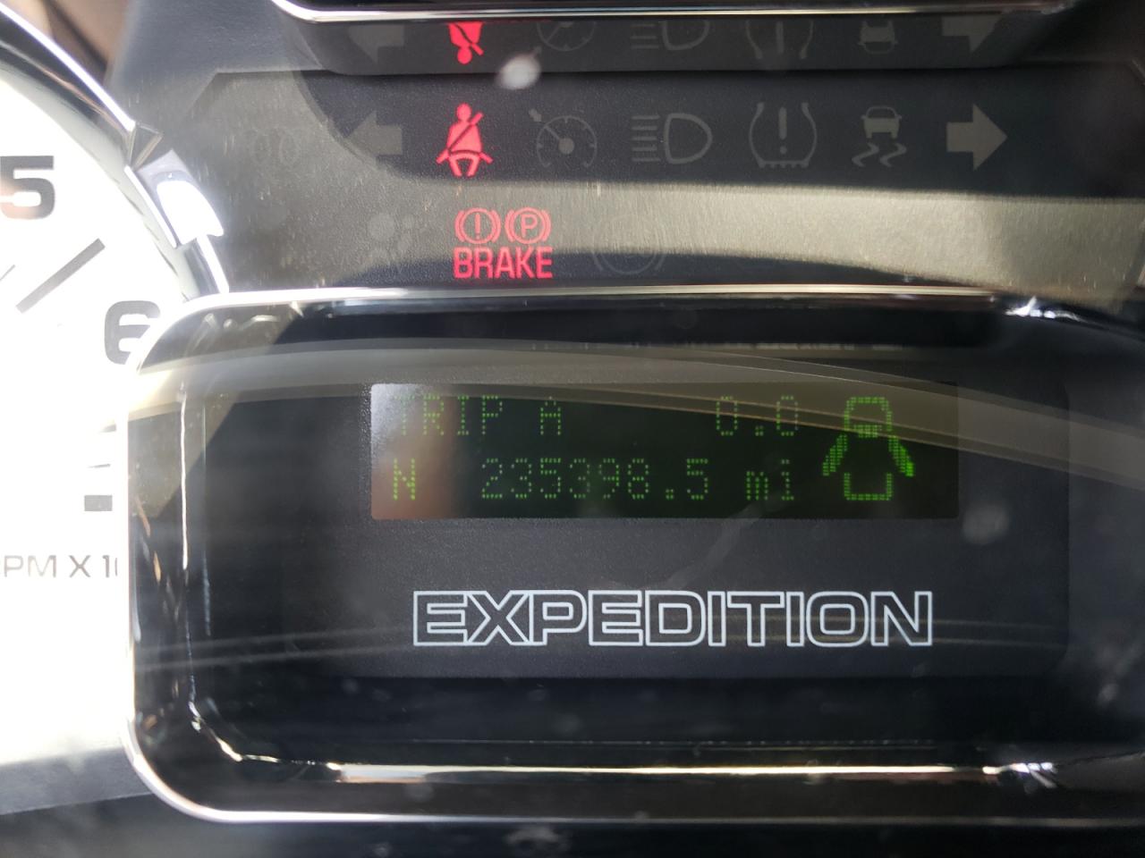 Photo 8 from auction – 2010 FORD EXPEDITION with VIN 1FMJU1J51AEB20625