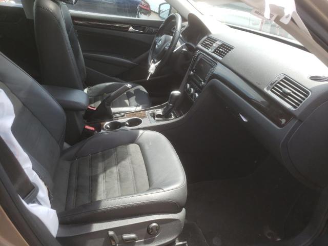 Photo 5 from auction – 2015 VOLKSWAGEN PASSAT SEL with VIN 1VWCT7A38FC050011