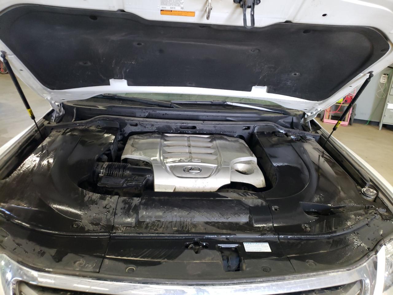Photo 7 from auction – 2014 LEXUS LX 570 with VIN JTJHY7AX9E4138424