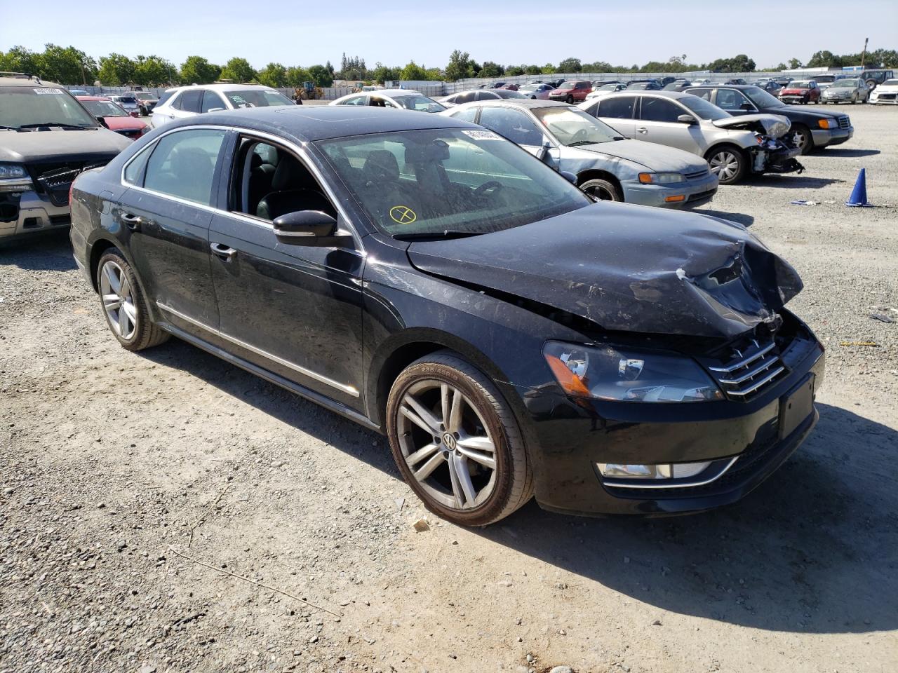 VOLKSWAGEN PASSAT SEL 2014 with VIN 1VWCN7A39EC018502 - Photo from auction