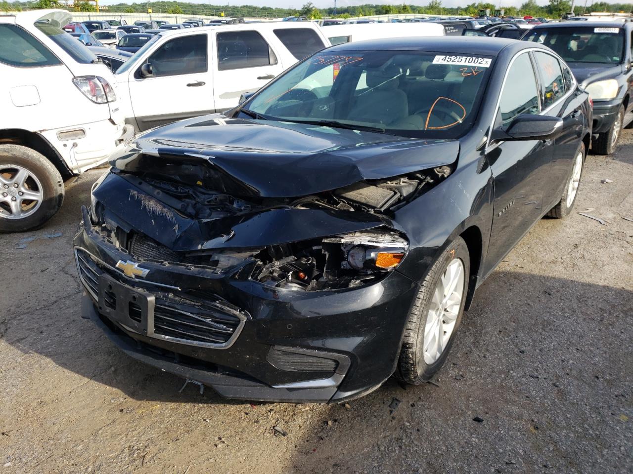 Photo 2 from auction – 2018 CHEVROLET MALIBU LT with VIN 1G1ZD5ST8JF257737