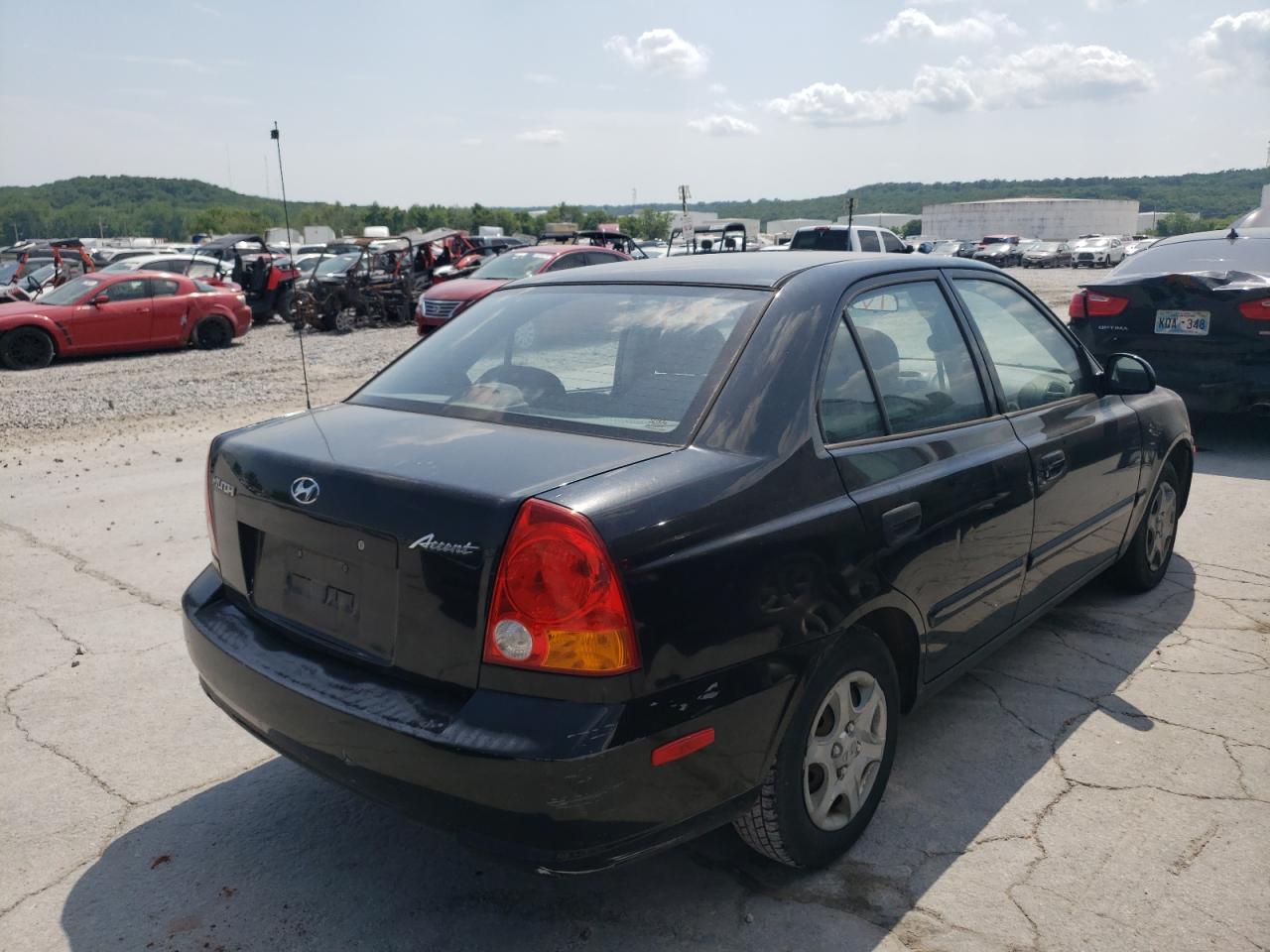 Photo 4 from auction – 2005 HYUNDAI ACCENT GL with VIN KMHCG45C65U608121