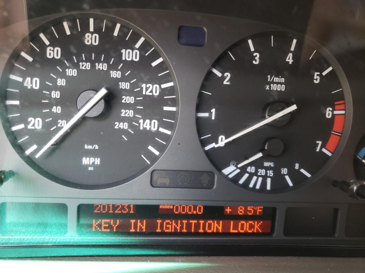 Photo 8 from auction – 2001 BMW 750 IL with VIN WBAGJ03411DD74170