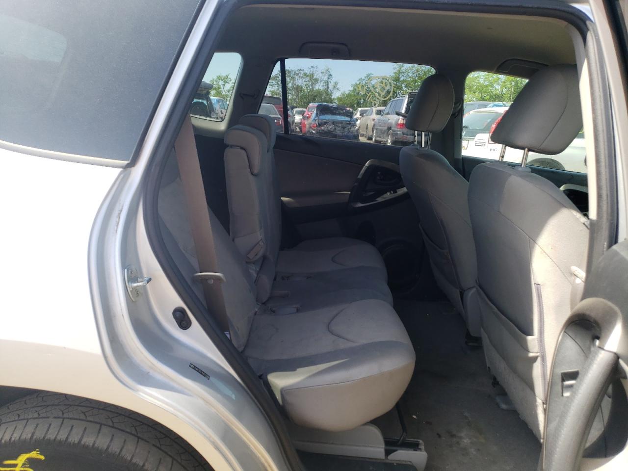 Photo 6 from auction – 2009 TOYOTA RAV4 with VIN JTMZF33V79D012988