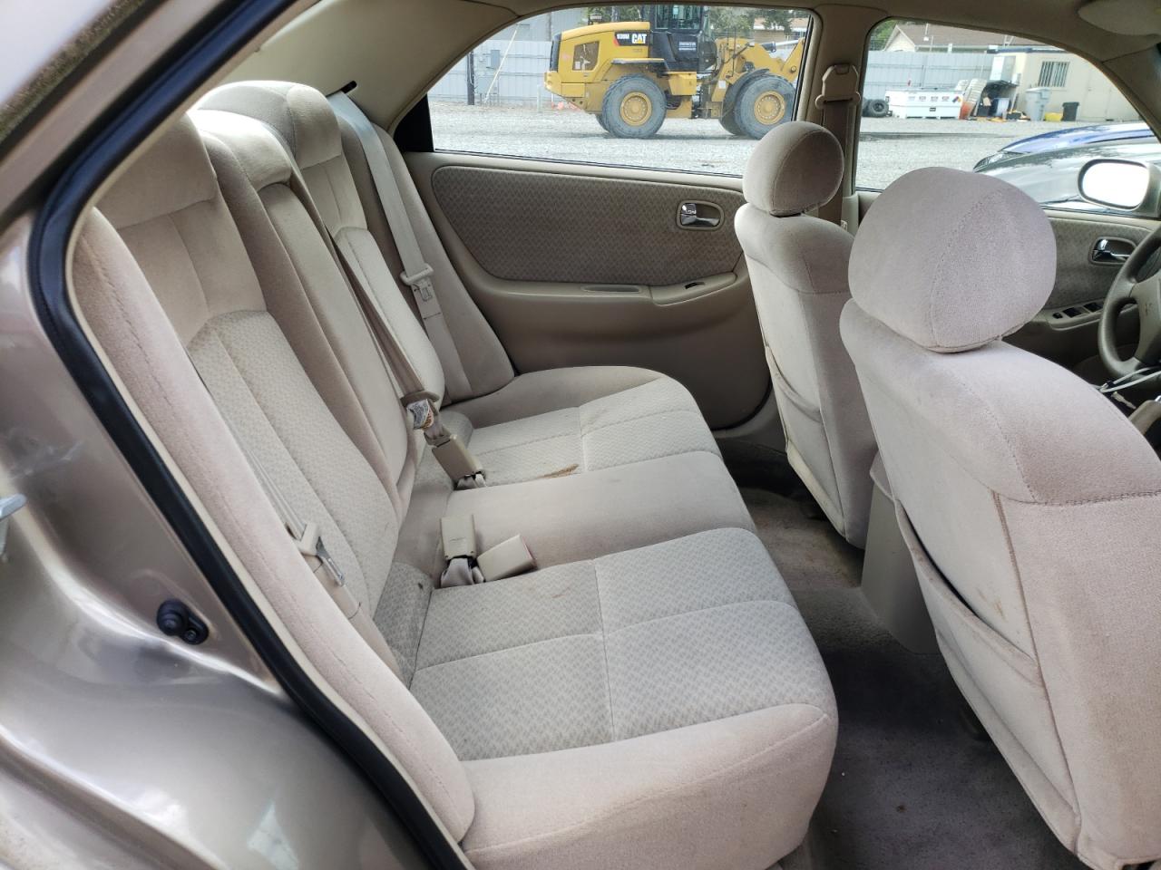 Photo 6 from auction – 2001 MAZDA 626 ES with VIN 1YVGF22C215206211