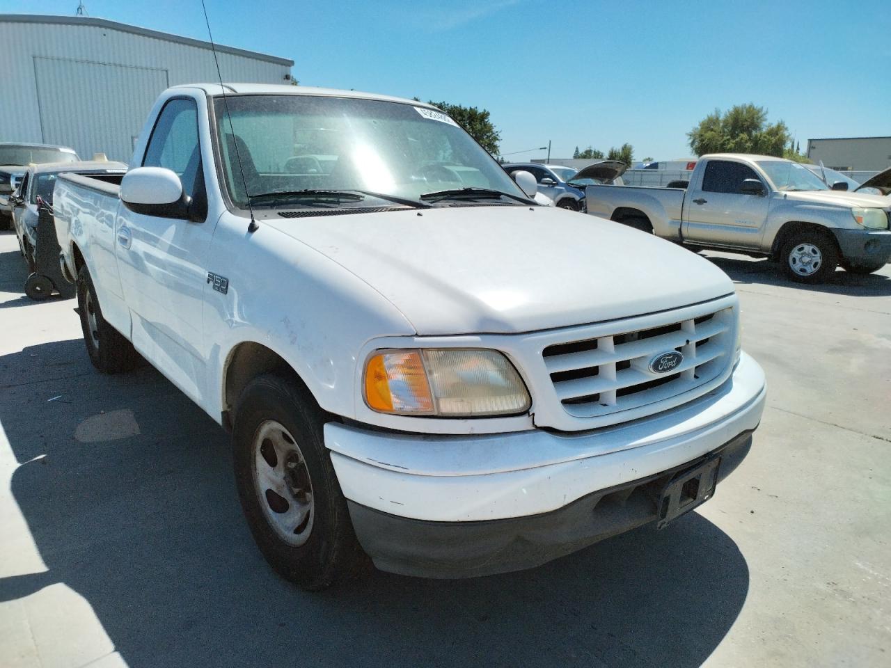 Zdjęcie 1 z aukcji – 2002 FORD F150 z VIN 1FTRF17212NB00164